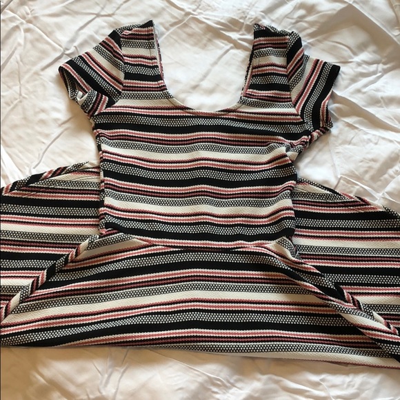 adorable short sleeve dress! - Picture 3 of 3